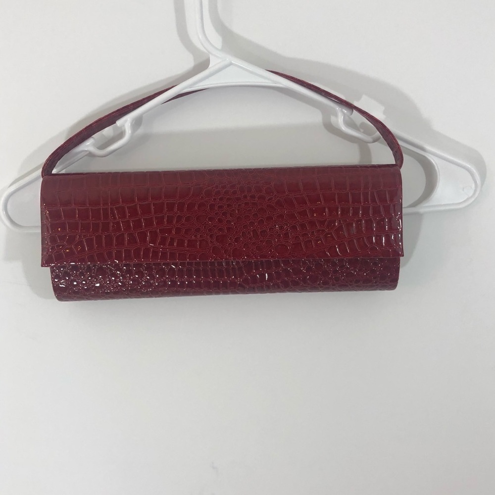 Mod brand elongated clutch